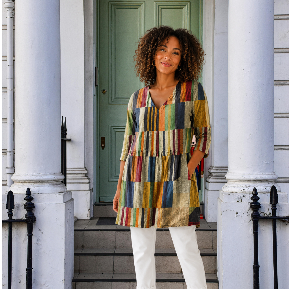 Chiara | Long Blouse with V-Neck